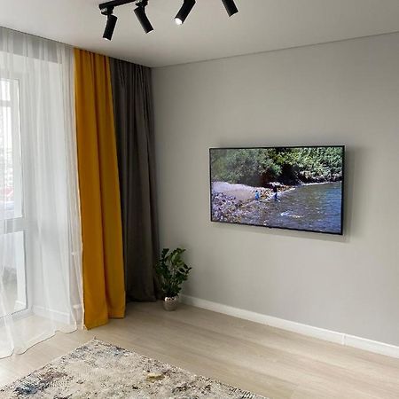 1-Я Квартира В Центре Aqtöbe Exterior foto